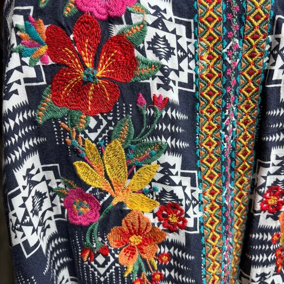 Savanna Jane Womens Tank Top Shirt Geo Print Embroidered Floral Print 1X - Picture 10 of 12